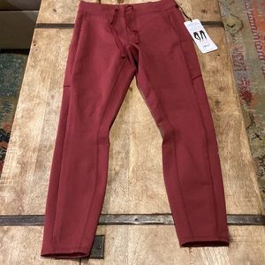 Alo Yoga 7/8 High-Waist Checkpoint Legging. Size Small, Cranberry.